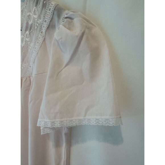 Vintage Nightgown Women’s Small Embroidered Short Sleeves Made In USA Trad Wife - Picture 6 of 8
